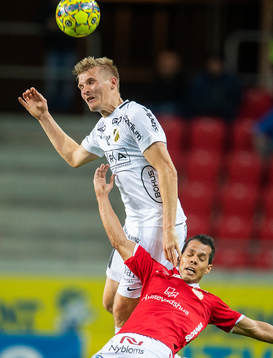 Kalmars Hiago Ramiro och Häckens Juhani Ojala