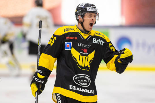 Västerås Alexander Nilsson-Lindelöf jublar