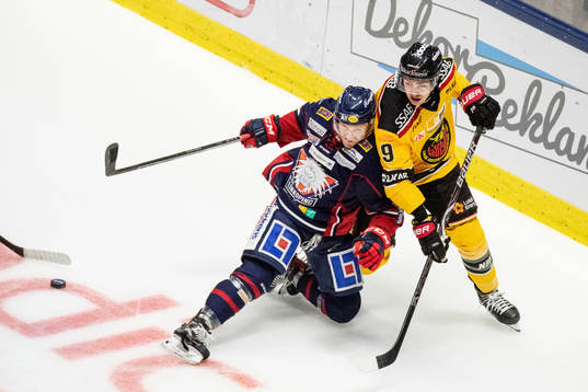 Linköpings Chad Billins och Luleås Johan Forsberg