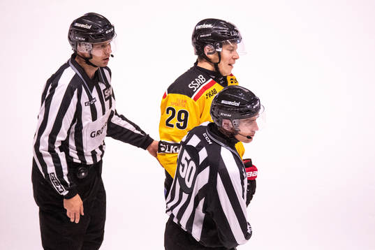 Luleås Erik Gustafsson får matchstraff