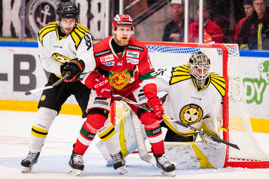Brynäs Niclas Andersén och målvakt David Rautio