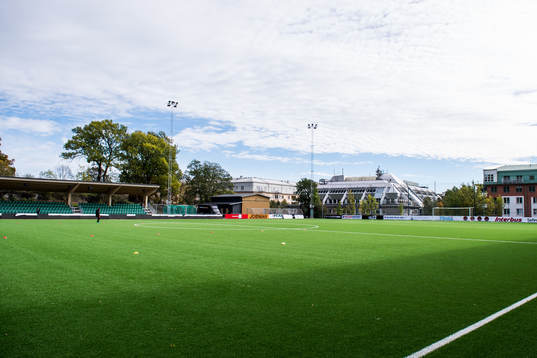 Interiör av Kanalplan innan fotbollsmatchen i