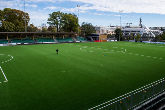 Interiör av Kanalplan innan fotbollsmatchen i