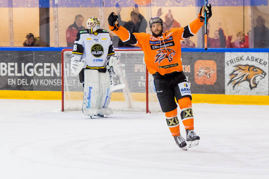 Shawn Edward Szydlowski of Frisk Asker celebrates