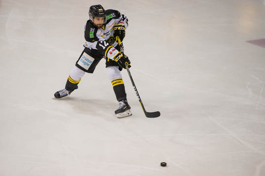 Mats Larsen Mostue of Stavanger Oilers