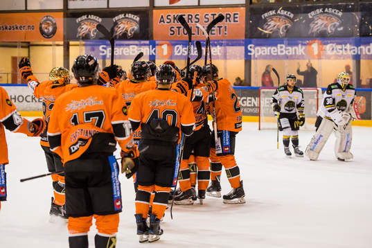 The players of Frisk Asker celebrate