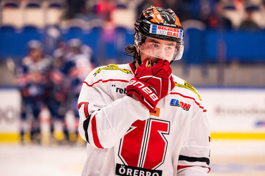Örebros Marcus Björk deppar