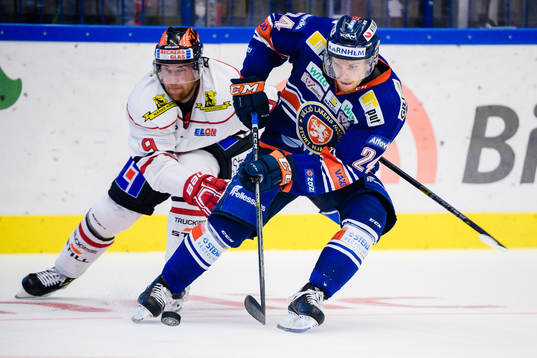 Växjös Brendan Shinnimin och Örebros Tylor Spink