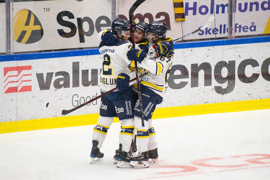 s Kristofer Berglund och Christoffer Törngren jublar