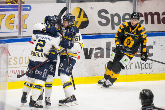 s Kristofer Berglund och Christoffer Törngren jublar
