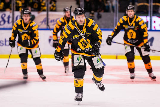 Skellefteås Oscar Möller jublar