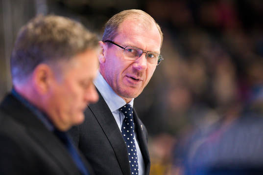 s tränare Johan Lindbom