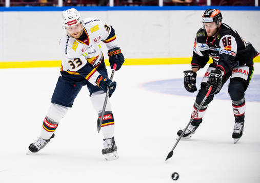 Djurgårdens Linus Hultström och Malmö Redhawks Kim