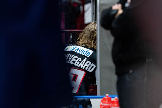 Malmö Redhawks Marcus Sylvegård lämnar isen
