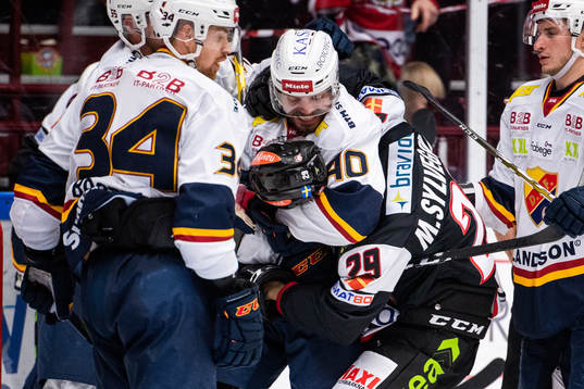 Djurgårdens Jacob Josefson och Malmö Redhawks Marcus