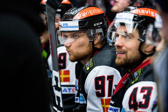 Malmö Redhawks Max Görtz deppar i båset