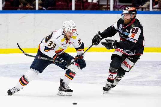 Djurgårdens Linus Hultström och Malmö Redhawks Jens