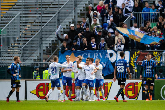 Norrköpings spelare jublar