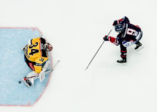 Linköping Derek Roy Jonas gör mål på Luleås målvakt