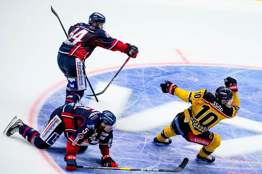 Linköpings Mattias Bäckman och Jimmy Andersson tar