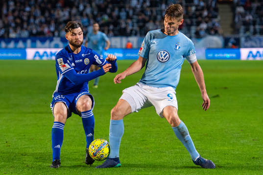 Östersunds Salisu Abdullahi Gero och och Malmö FFs Isak
