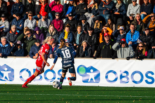 Piteås Julia Karlenäs och Linköpings Kosovare Asllani