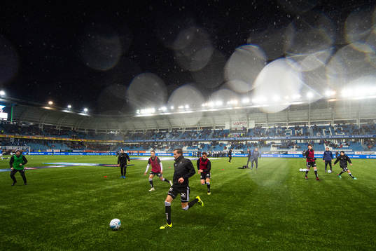 Anders Konradsen of Rosenborg warms up pre the Eliteserien