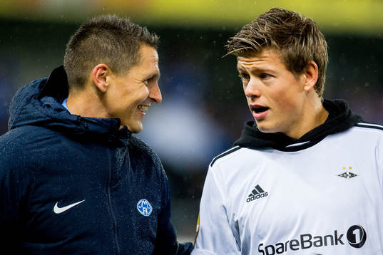 Johannes Høsflot Klæbo at half time