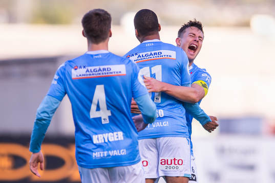 Players of Sandnes Ulf celebrates