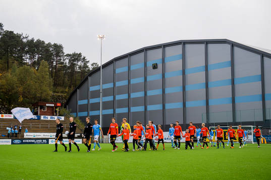 The players of Åsane and Sandnes Ulf