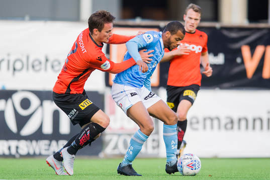 Martin Ueland of Åsane and Erixon Danso of Sandnes Ulf