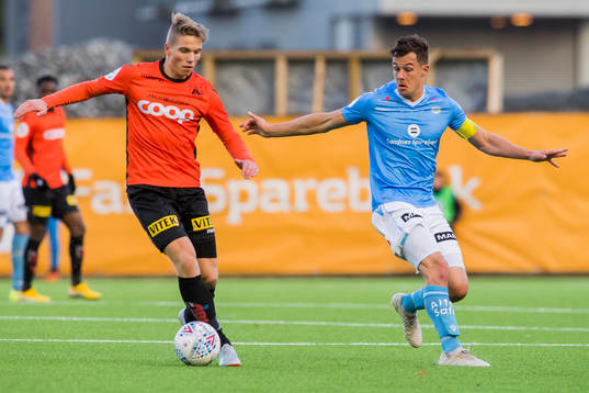 Andreas Fantoft of Åsane and Niels Vorthoren of Sandnes Ulf