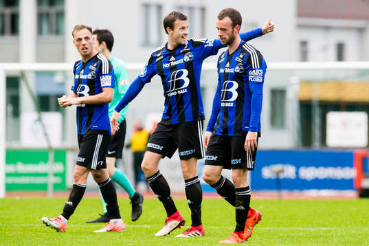 Players of Florø celebrate the 1-0 goal