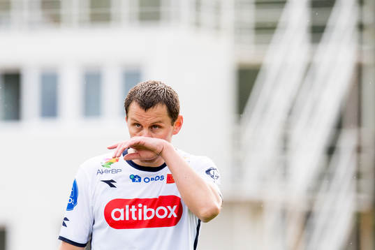 Tommy Høiland of Viking looks dejected