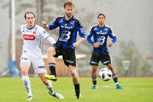 Kristian Thorstvedt of Viking and Halvor Solheim-Olsen of