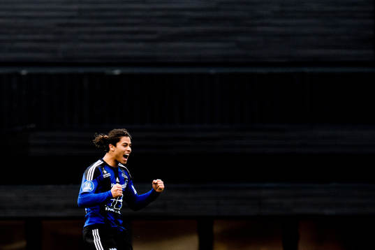 Moses Dyer of Florø celebrates the 1-0 goal