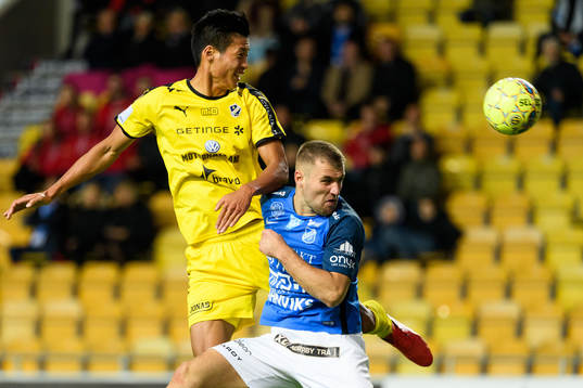 Halmstads Kosuke Konishita och Norrbys Mehmed Dresevic