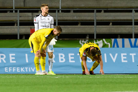 Halmstads Tryggvi Hrafn Haraldsson, målvakt Malkolm