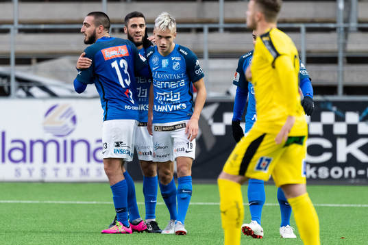 Norrbys Pontus Almqvist klappas om av Kardo Sarchel Aso