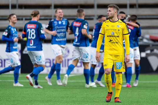 Halmstads Gabriel Gudmundsson deppar med jublande Norrby