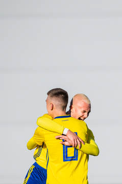 Sveriges Karl Landsten jublar med Tim Prica