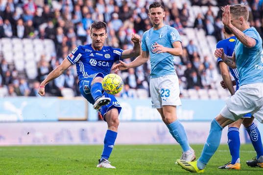 Sundsvalls Carlos Gracia och Malmö FFs Marcus Antonsson