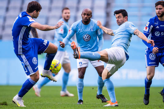 Sundsvalls David Batanero och Malmö FFs Behrang Safari