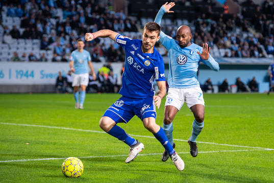 Sundsvalls Carlos Gracia och Malmö FFs Fouad Bachirou
