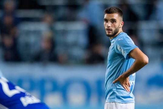 Malmö FFs Egzon Binaku deppar