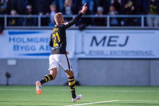 s Daniel Sundgren jublar