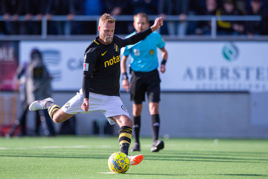 s Daniel Sundgren gör 2-1 på straff