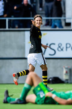 s Kristoffer Olsson jublar