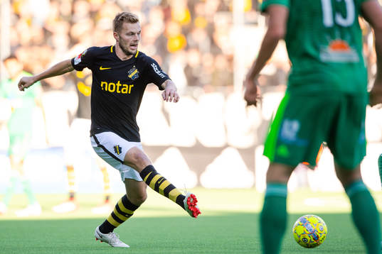 s Sebastian Larsson