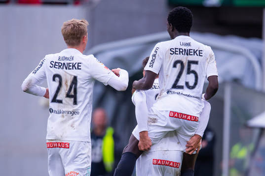 Brommapojkarnas Jack Lahne blir omkramad